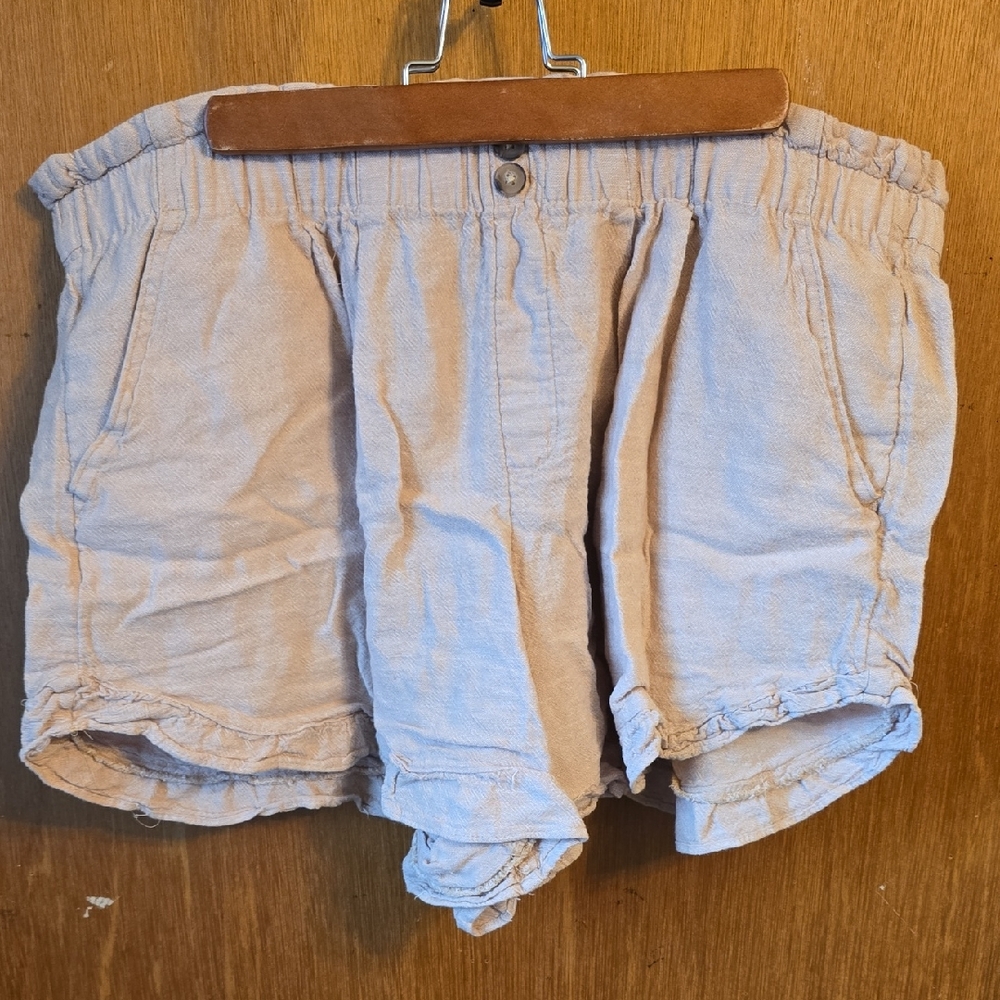 Time and Tru Light Beige High-Waist Relaxed Shorts